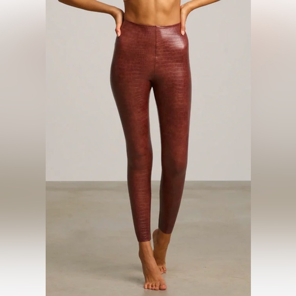 Faux leather brown croc print from commando size small - Picture 1 of 3